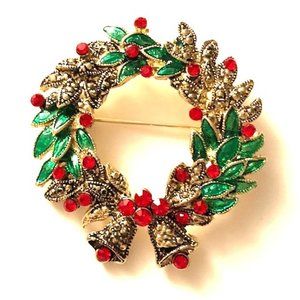 CHRISTMAS WREATH PIN, GREEN ENAMEL WITH RED CRYSTA